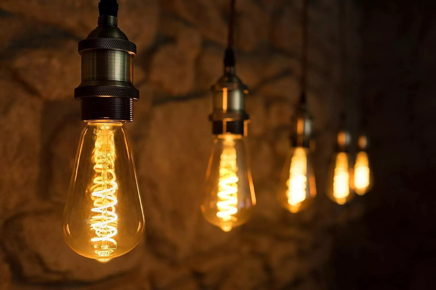 LAMPADINA LED LUCE CALDA 4 W FILAMENTO A SPIRALE VETRO AMBRATO VINTAGE E27 ST64S